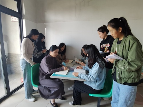 lALPD3lGsMU-PtzNAhzNAtA_720_540.png_720x720g