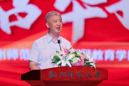 9321378F-AF96-4BB7-A61D-4BFB5E005DB6-4704-0000061110F3F054