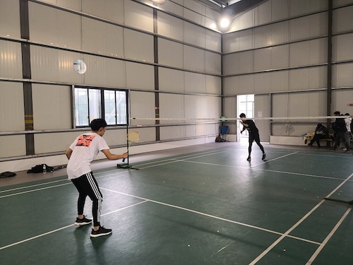 图为胡锦生和骆圣文在比赛