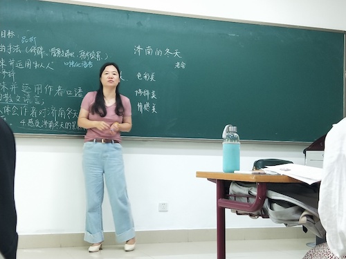 图为庞仿英老师